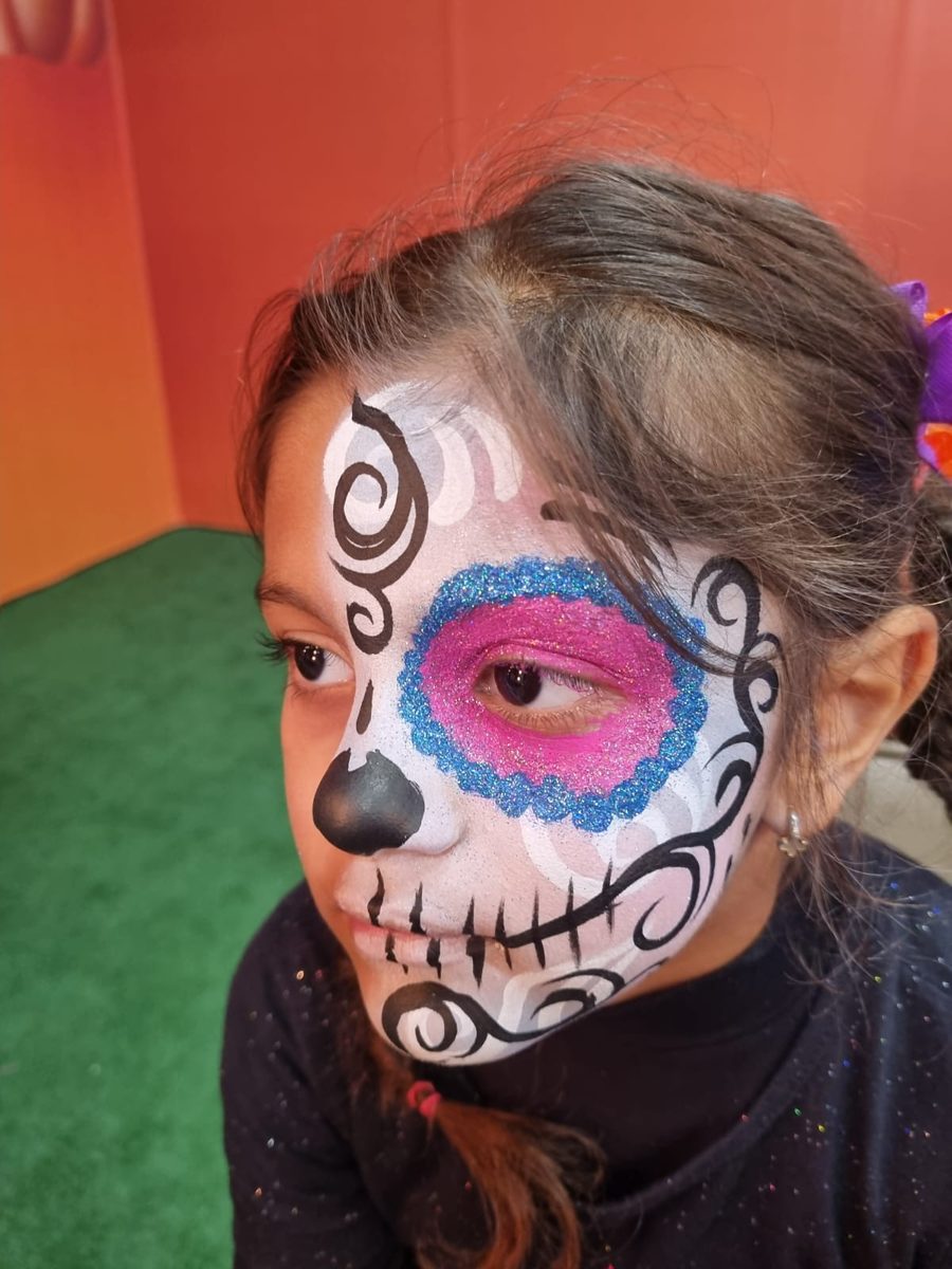Maquiagem art&iacute;stica infantil &mdash; caveira mexicana colorida com glitter